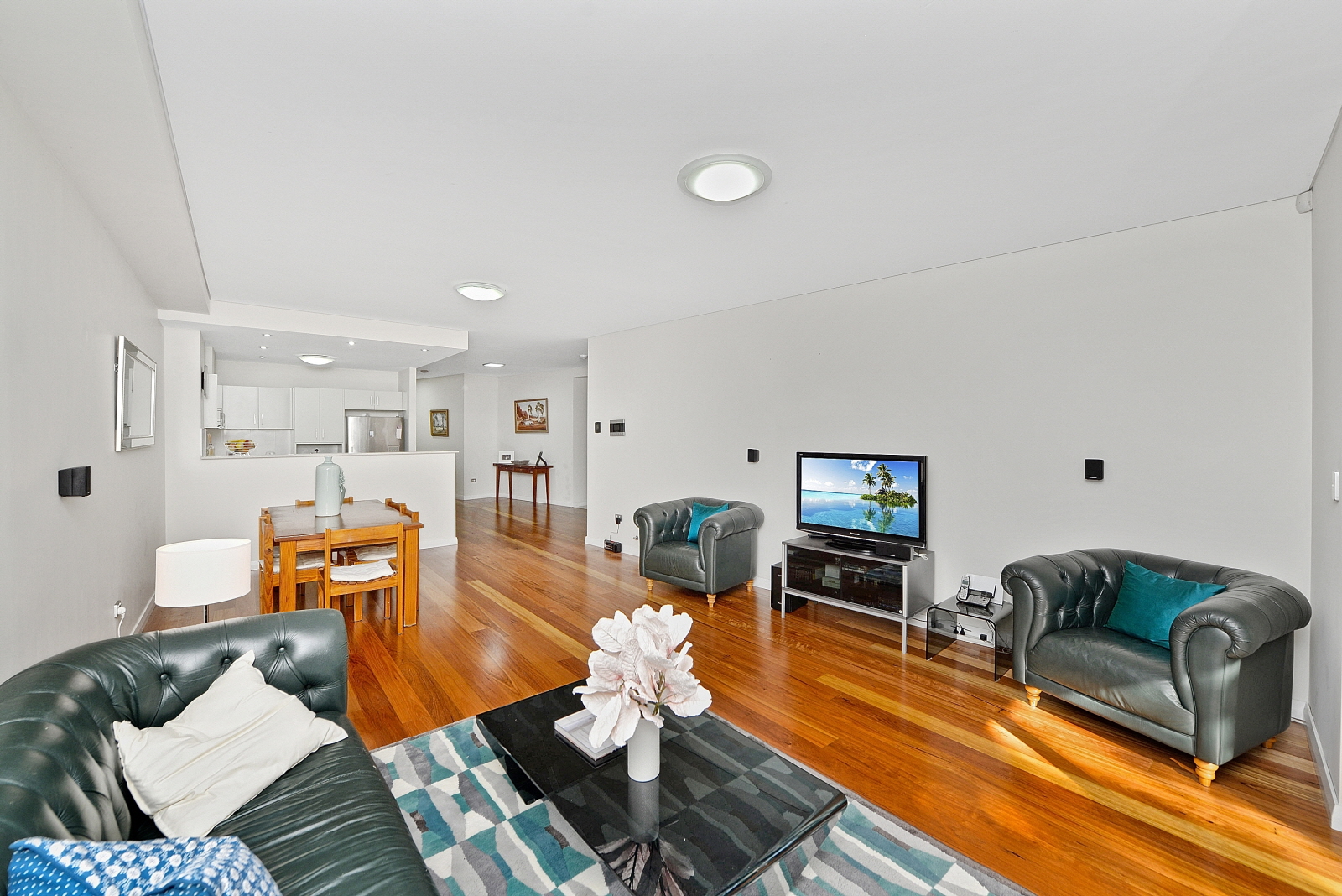 2 Bedrooms, Apartment, Sold , Mercer Street, 2 Bathrooms, Listing ID 1144, Castle Hill, NSW, Australia,