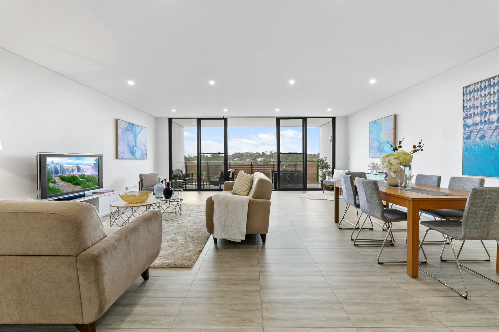 3 Bedrooms, Apartment, Sold , Caddies Boulevard, 2 Bathrooms, Listing ID 1460, Rouse Hill , NSW, Australia, 2155,